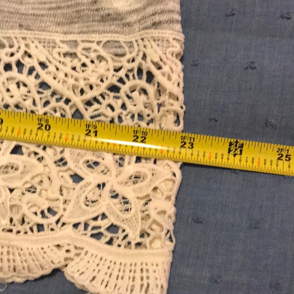 Stunner Top w/Lace Bottom Trim—Great w/Sk. Jeans! - Picture 7 of 8